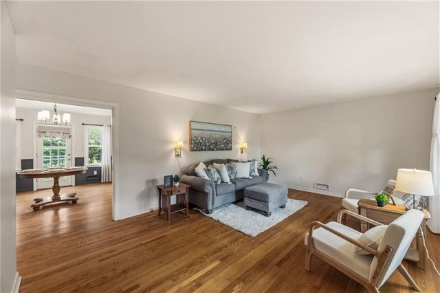 5519 W 101st Street, Overland Park, KS 66207