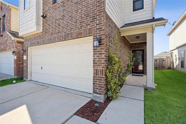 6719 Sharpstone Creek Lane, Houston, TX 77084