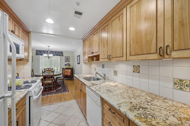 360 Birchwood Road, Medford, NY 11763