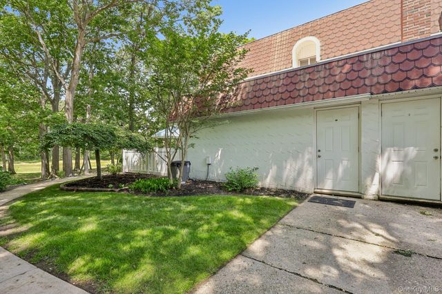 360 Birchwood Road, Medford, NY 11763