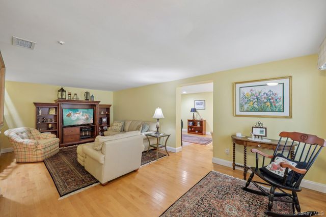 360 Birchwood Road, Medford, NY 11763