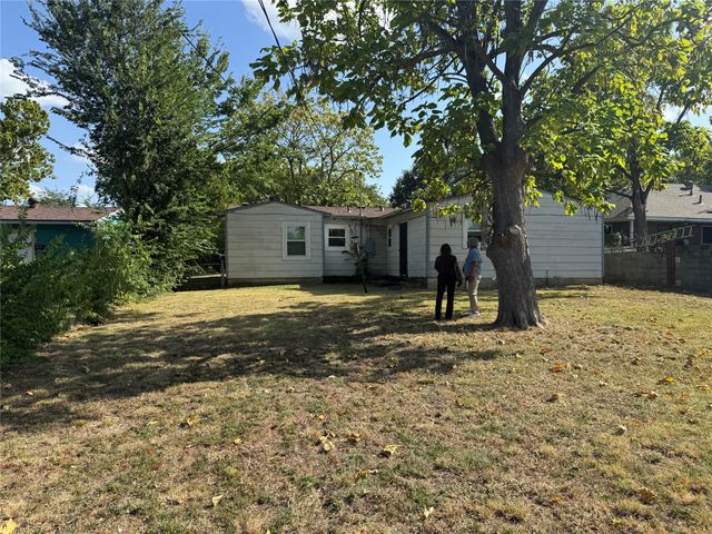 241 Casalita Drive, Garland, TX 75040