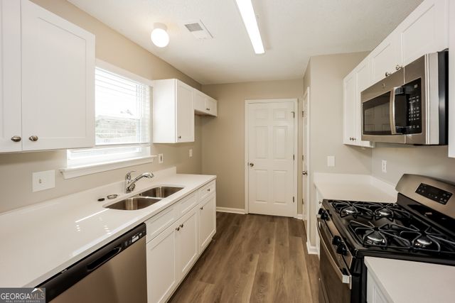 374 Eagles Crossing Circle, Riverdale, GA 30274