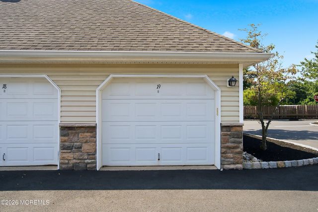 313 Mill Pond Way, Eatontown, NJ 07724