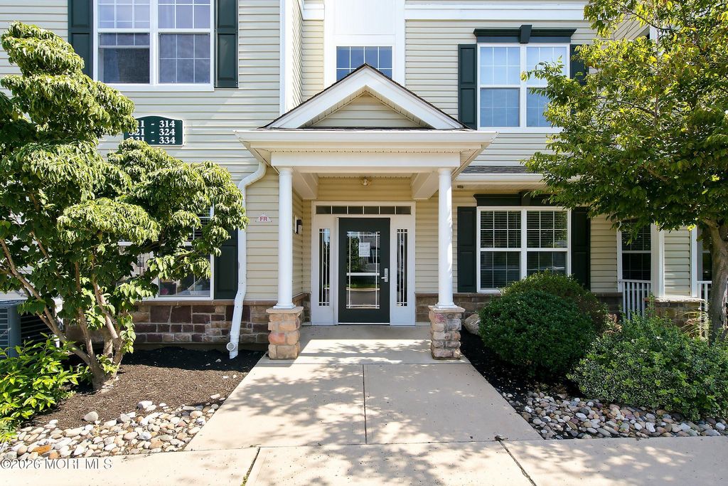 313 Mill Pond Way, Eatontown, NJ 07724