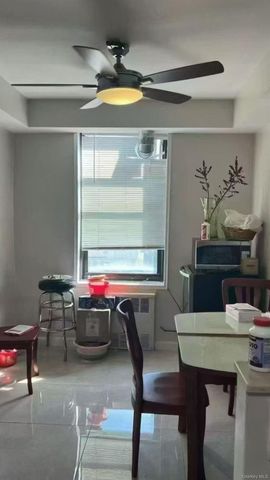 14015 Holly Avenue 4th FL, Flushing, NY 11355