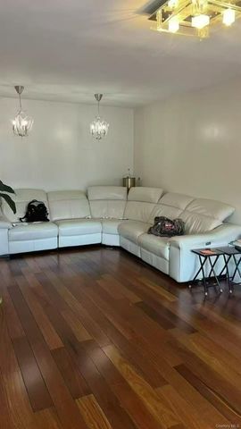 14015 Holly Avenue 4th FL, Flushing, NY 11355