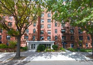 14015 Holly Avenue 4th FL, Flushing, NY 11355
