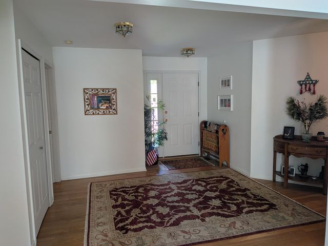 619 Hill Crest Court, Milford, MI 48381