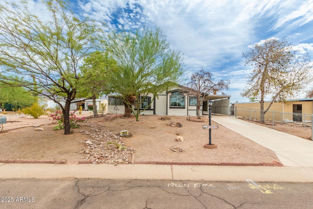 2311 S DESCANSO Road, Apache Junction, AZ 85119