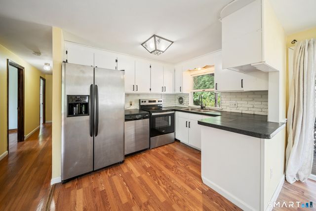 5 Redwood Street, Enfield, CT 06082