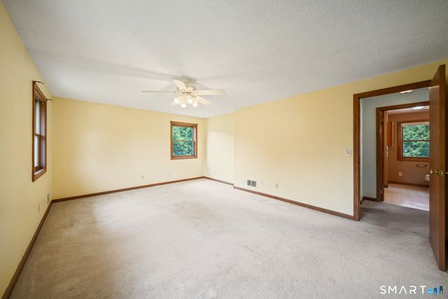 5 Redwood Street, Enfield, CT 06082