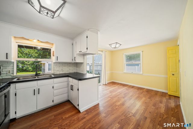 5 Redwood Street, Enfield, CT 06082
