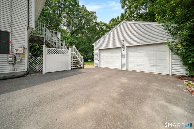 5 Redwood Street, Enfield, CT 06082