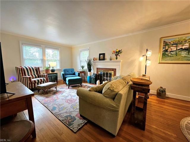 17 S Juniper ST, Hampton, VA 23669