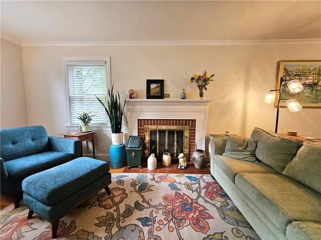 17 S Juniper ST, Hampton, VA 23669
