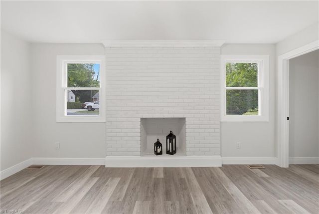 1512 Hooks Street, Greensboro, NC 27401