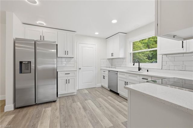 1512 Hooks Street, Greensboro, NC 27401