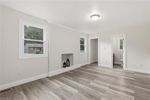 1512 Hooks Street, Greensboro, NC 27401