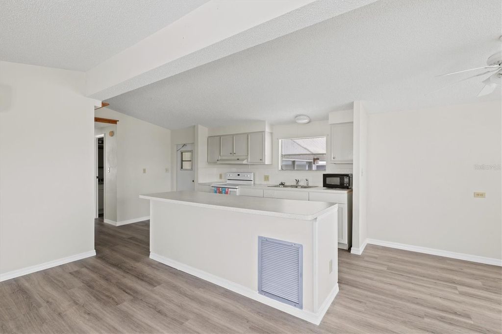 Image 13 of property listing at 3831 115TH STREET COURT W, Bradenton, FL 34210