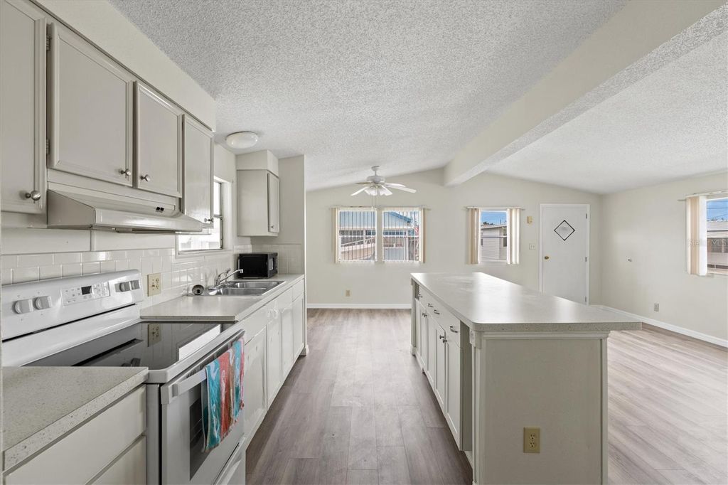 Image 16 of property listing at 3831 115TH STREET COURT W, Bradenton, FL 34210