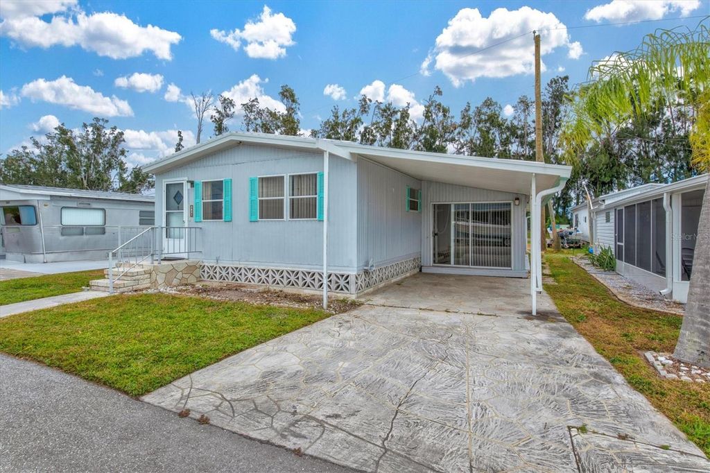 Image 4 of property listing at 3831 115TH STREET COURT W, Bradenton, FL 34210