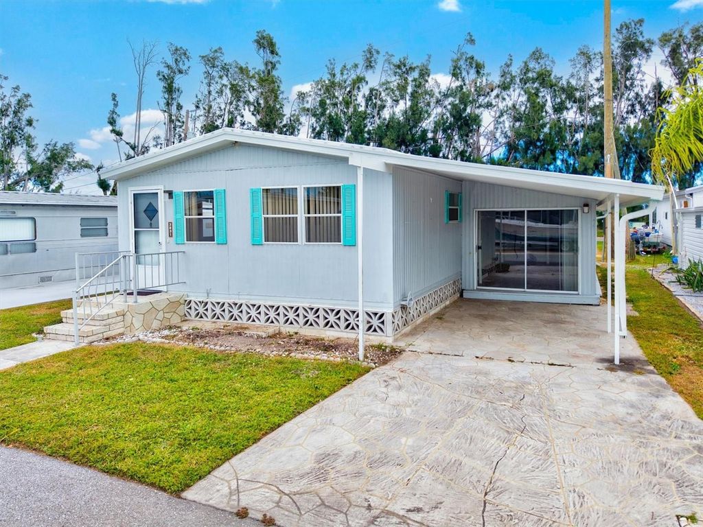 Image 47 of property listing at 3831 115TH STREET COURT W, Bradenton, FL 34210