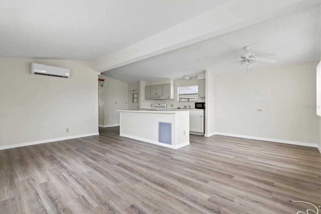 Image 7 of property listing at 3831 115TH STREET COURT W, Bradenton, FL 34210