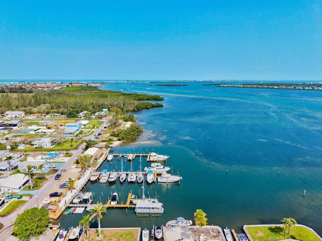 Image 66 of property listing at 3831 115TH STREET COURT W, Bradenton, FL 34210