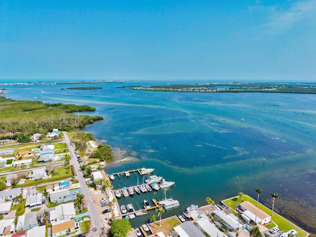 Image 67 of property listing at 3831 115TH STREET COURT W, Bradenton, FL 34210