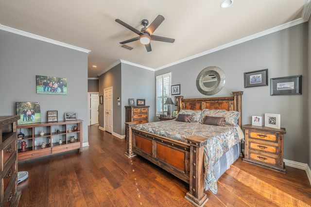 225 Sherry Lane, Burleson, TX 76028