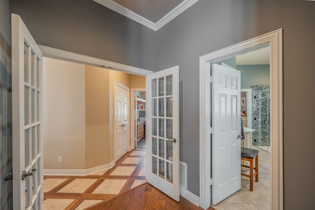 225 Sherry Lane, Burleson, TX 76028