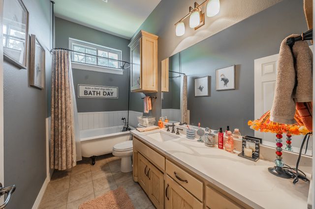 225 Sherry Lane, Burleson, TX 76028