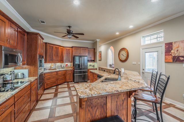 225 Sherry Lane, Burleson, TX 76028