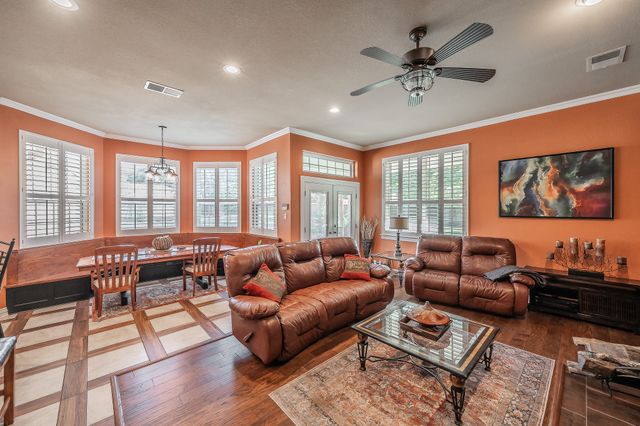 225 Sherry Lane, Burleson, TX 76028
