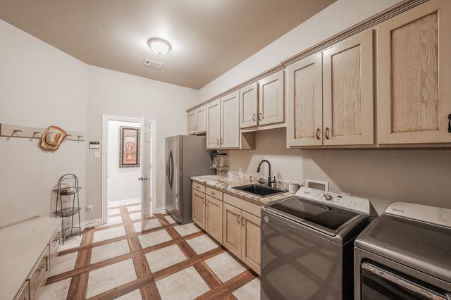 225 Sherry Lane, Burleson, TX 76028