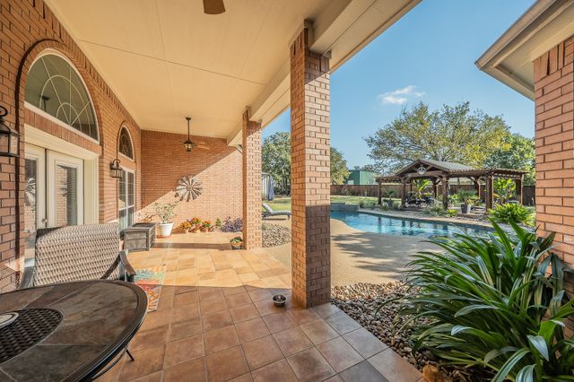 225 Sherry Lane, Burleson, TX 76028