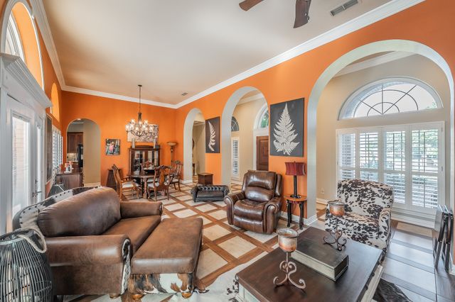 225 Sherry Lane, Burleson, TX 76028