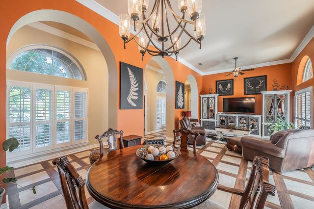 225 Sherry Lane, Burleson, TX 76028