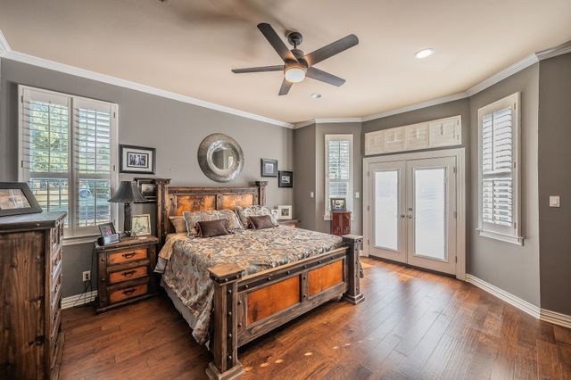 225 Sherry Lane, Burleson, TX 76028