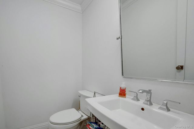 33 Roselle Avenue K, Pleasantville, NY 10570