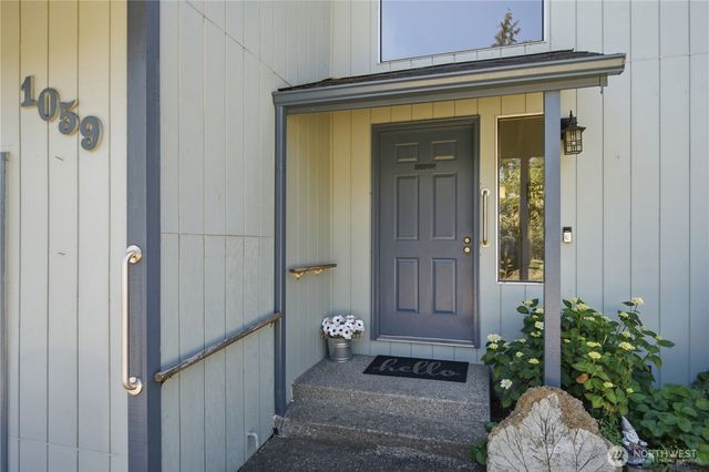 1059 NE Regal Court, Bremerton, WA 98311