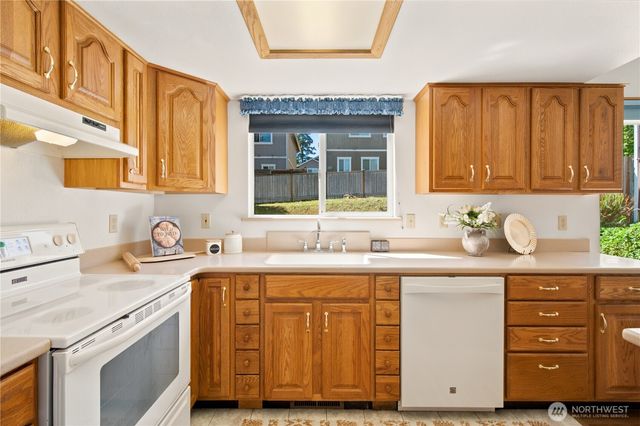 1059 NE Regal Court, Bremerton, WA 98311