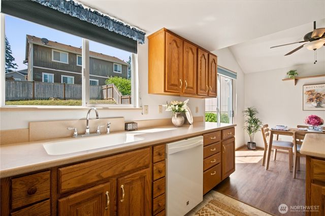 1059 NE Regal Court, Bremerton, WA 98311