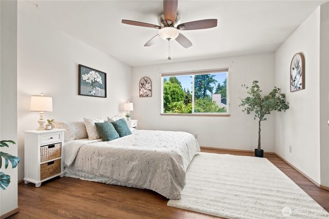 1059 NE Regal Court, Bremerton, WA 98311