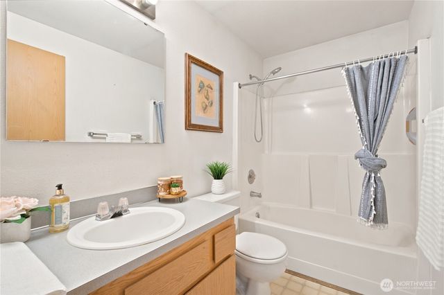 1059 NE Regal Court, Bremerton, WA 98311