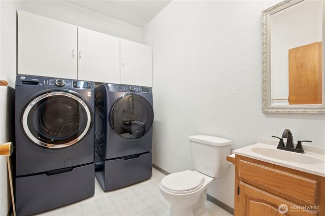 1059 NE Regal Court, Bremerton, WA 98311