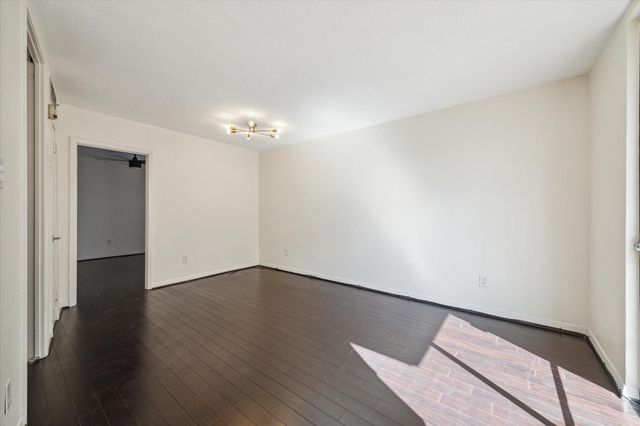 3401 Timmons Lane 14, Houston, TX 77027