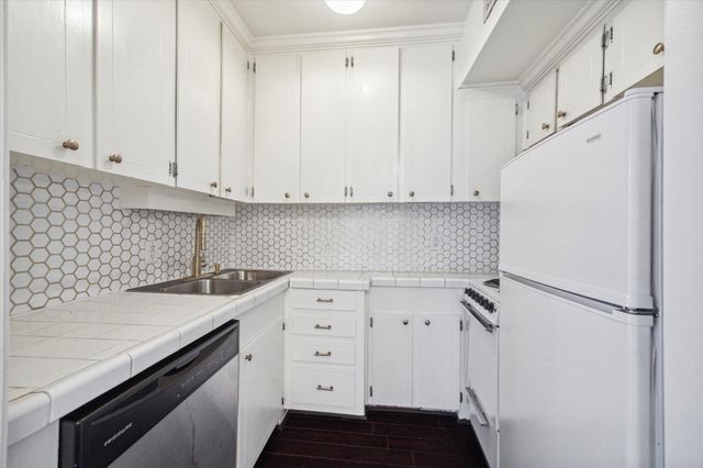 3401 Timmons Lane 14, Houston, TX 77027