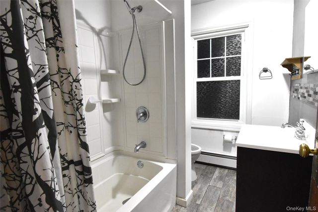 28 Roosevelt Avenue, Middletown, NY 10940